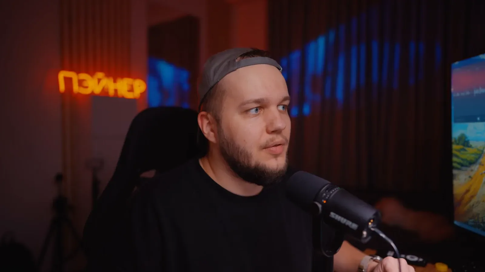 Виктор Пэйнер в студии рассказывает о плагинах и модулях для DaVinci Resolve